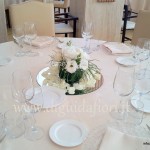 Centrotavola floreale squadrato per matrimoni - Villa Orsini Centrotavola floreale squadrato per matrimoni - Villa Orsini