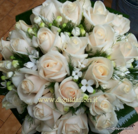 Bouquet da sposa con rose vendela