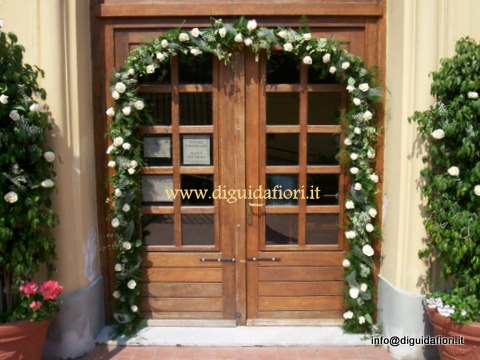 arco di fiori per matrimoni