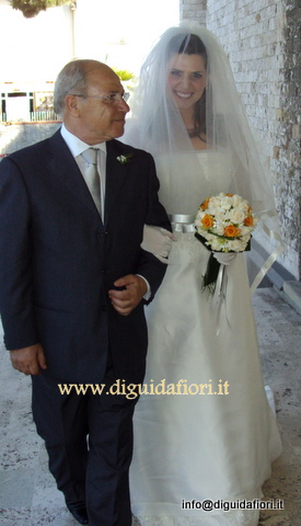 bouquet da sposa a mezza sfera