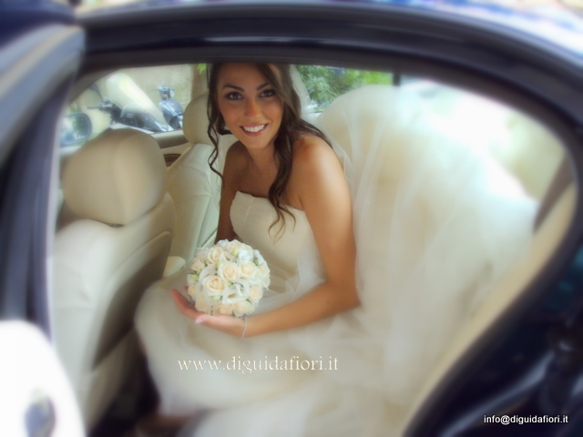 L’ingresso della sposa nell’auto