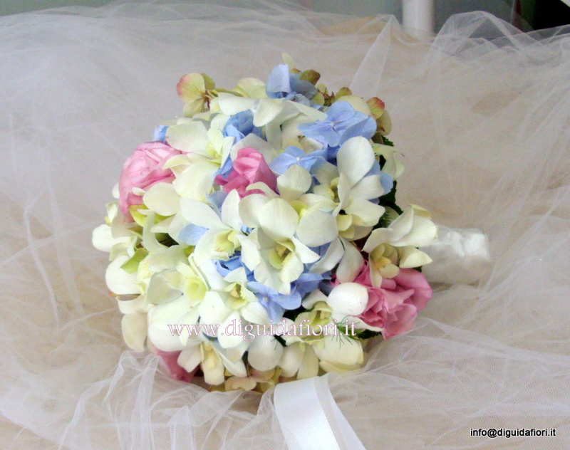 Bouquet da sposa con orchidee e ortensia