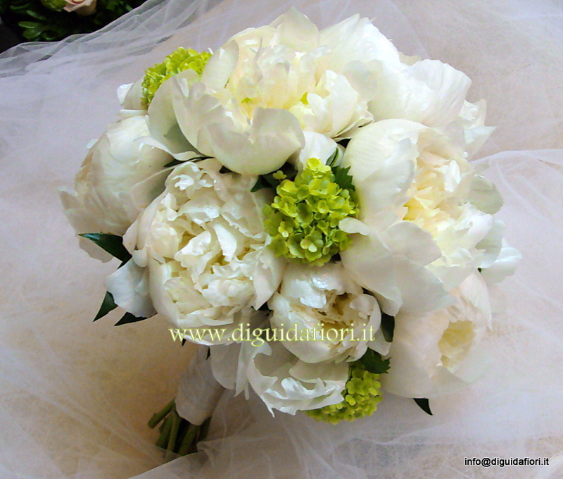 Bouquet da sposa con peonie – Fiorista Roberto Di Guida