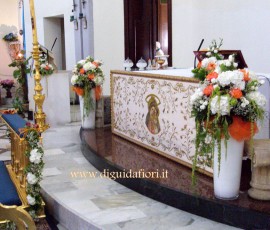 Addobbo floreale con ortensie e peonie – Matrimonio Napoli – Chiesa di Santa Maria del Buon Consiglio a Confalone Addobbo floreale con ortensie e peonie – Matrimonio Napoli – Chiesa di Santa Maria del Buon Consiglio a Confalone