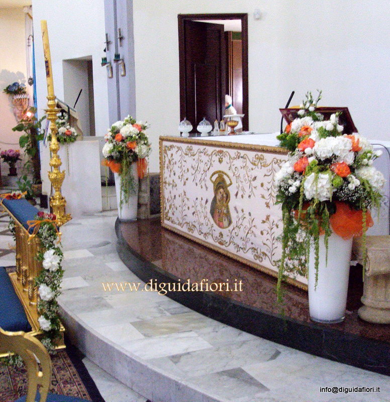 Addobbo floreale con ortensie e peonie – Matrimonio Napoli – Chiesa di Santa Maria del Buon Consiglio a Confalone