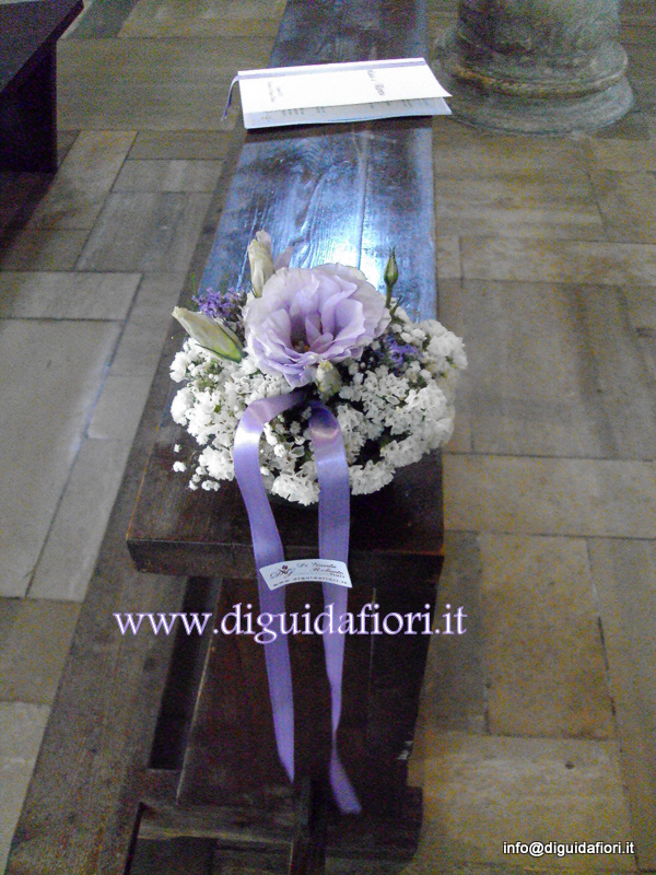 Segnaposto bianco e glicine – addobbi floreali per matrimonio Segnaposto bianco e glicine – addobbi floreali per matrimonio