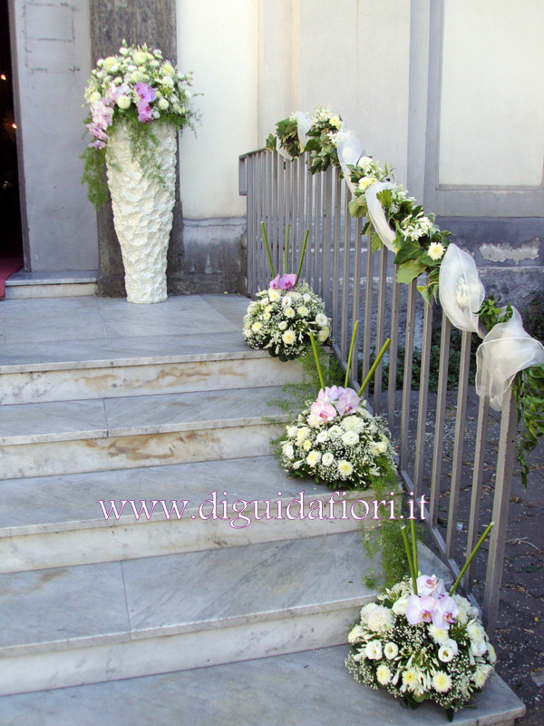 Addobbo floreale con dalie e orchidee phalaenopsis – Matrimonio Napoli