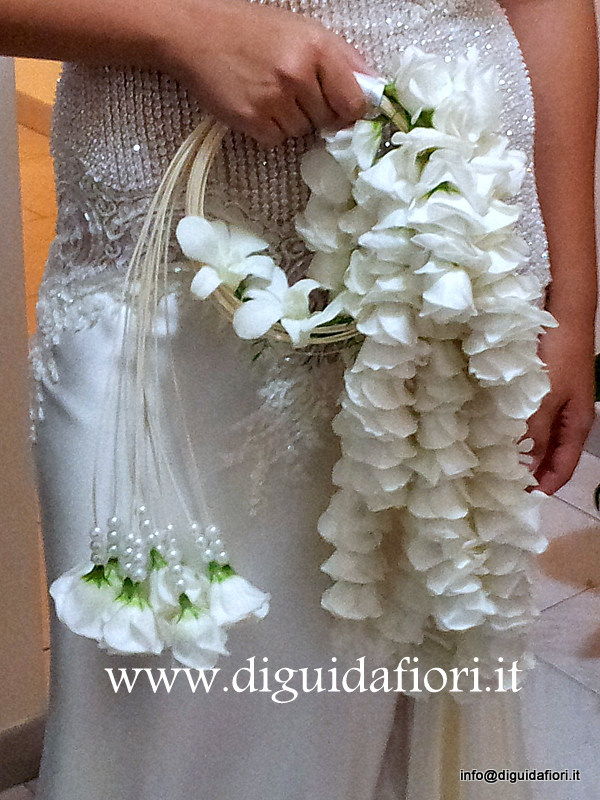 Bouquet da sposa con fiori di lisianthus e orchidee – Spose Napoli