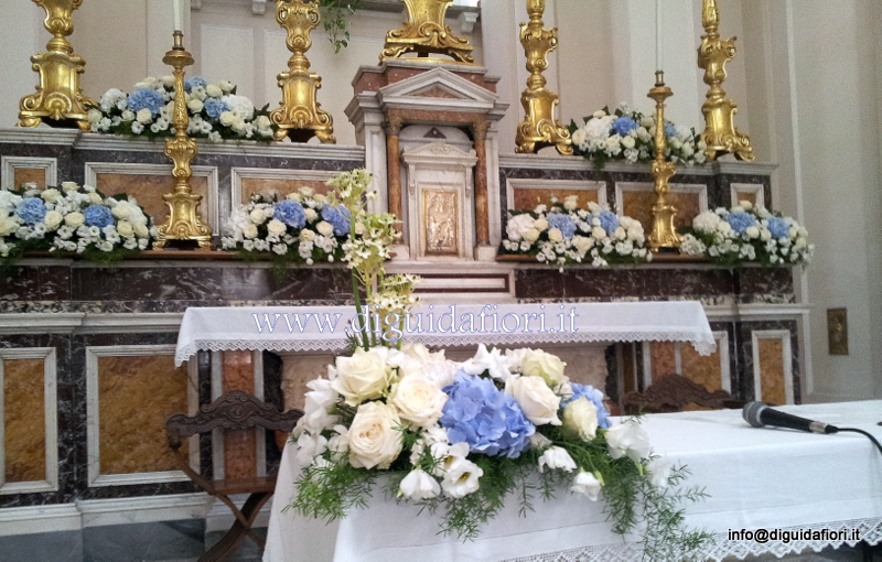 Addobbo Floreale Con Rose E Ortensie Matrimonio Chiesa Di Materdei Napoli Fiorista Roberto Di Guida