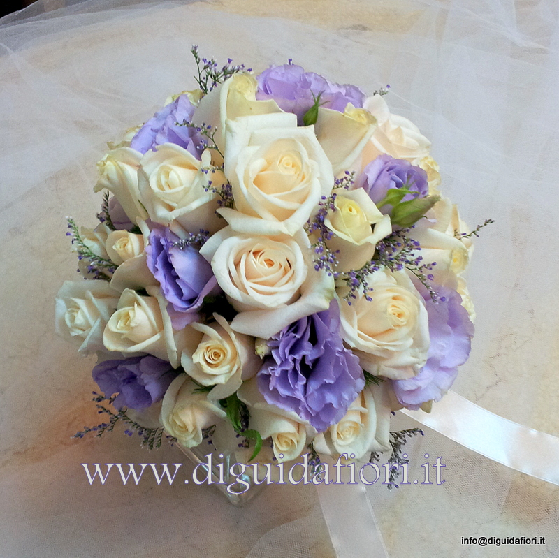 Bouquet da sposa con rose vendela e lisianthus glicine – Sposa Napoli