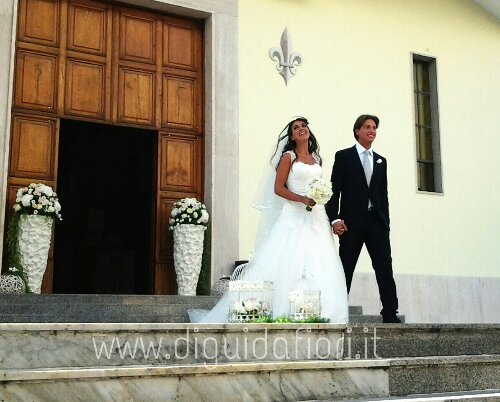 Addobbo floreale per matrimonio  –  Chiesa dei Fiorentini a Napoli