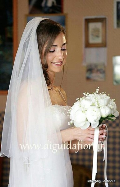 Bouquet da sposa con peonie e mughetti – composizioni floreali per matrimoni
