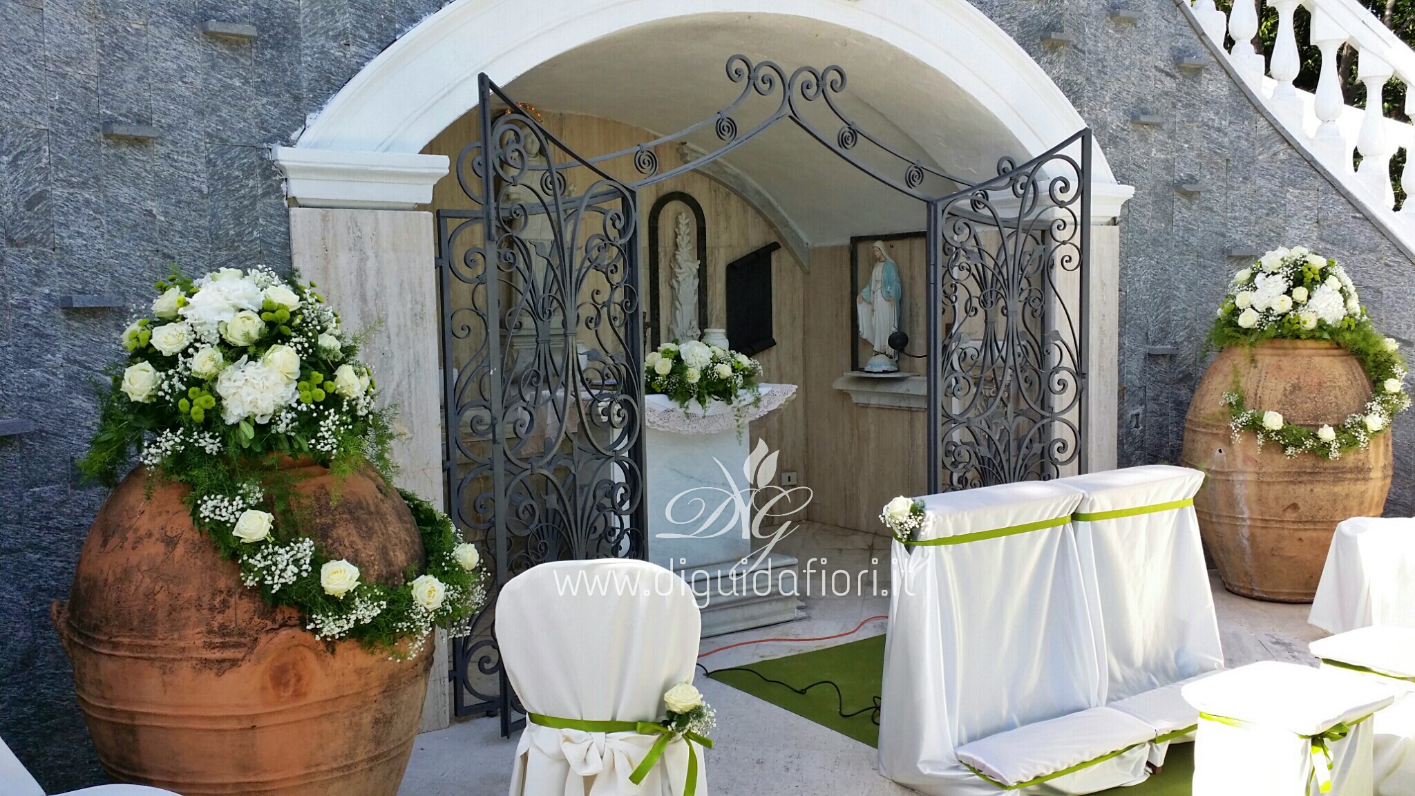 Addobbo floreale bianco e verde – Matrimonio in Villa