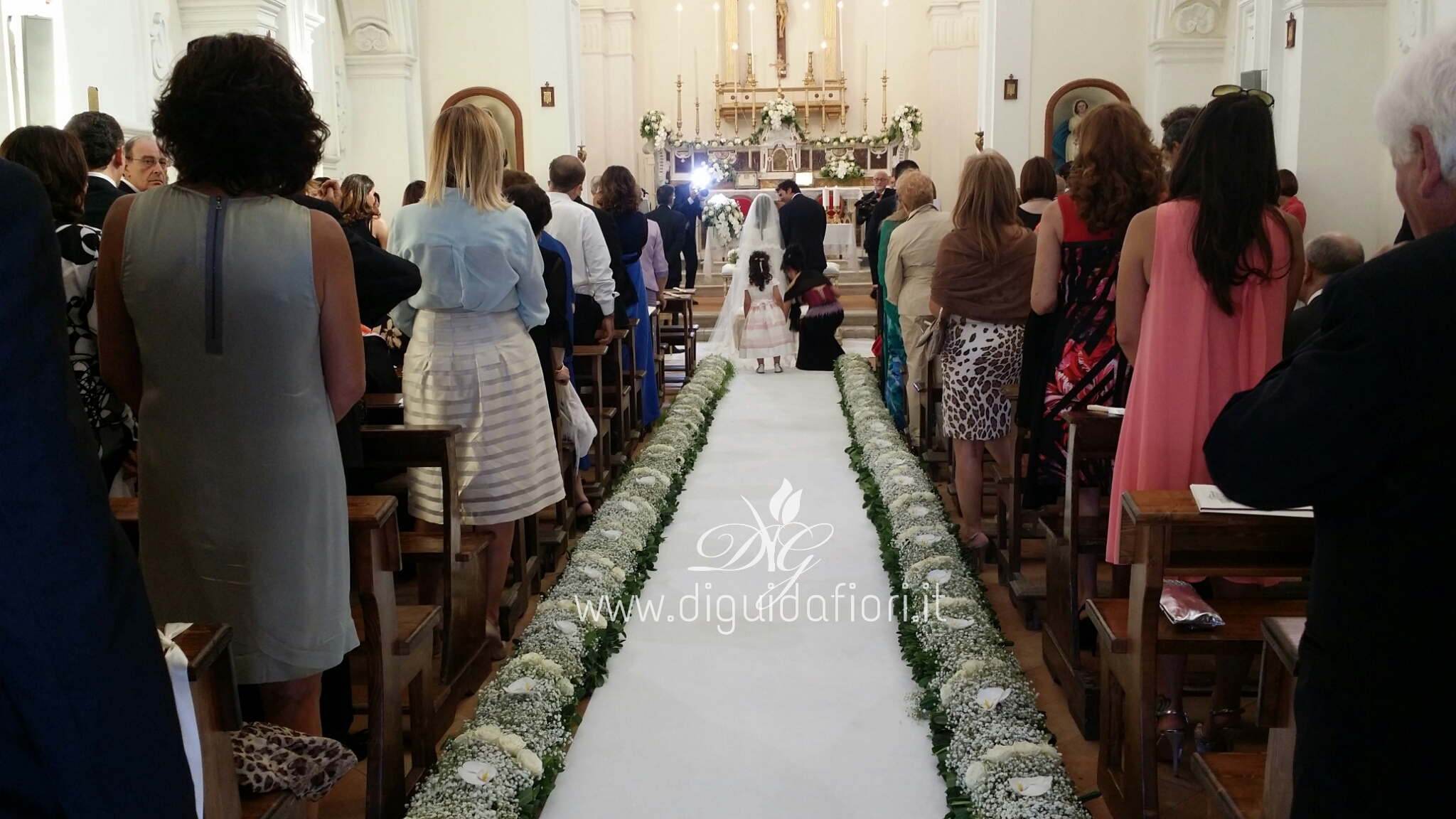 Matrimonio Castello di Limatola – fiori total white