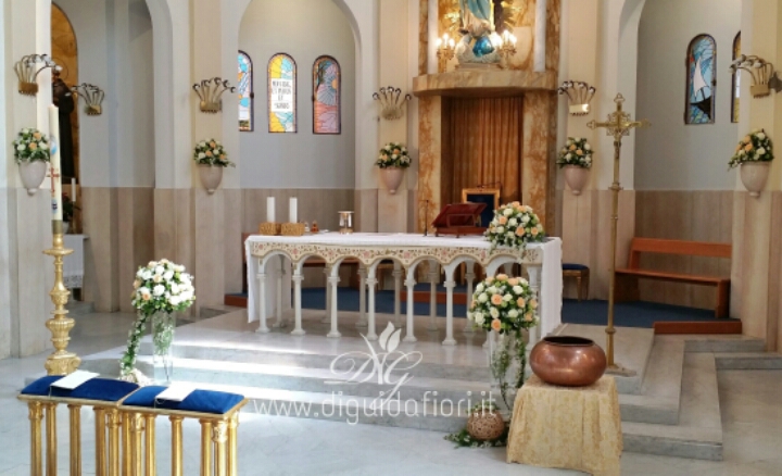 Addobbo floreale per matrimonio – Chiesa della Beata Vergine dell’Immacolata al Vomero