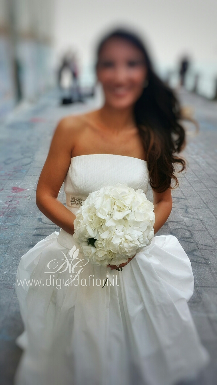 Bouquet da sposa con ortensie bianche – Tutto per gli sposi