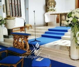 Addobbo floreale con peonie e ortensie – Chiesa del Sacro Cuore a Chiaia Addobbo floreale con peonie e ortensie – Chiesa del Sacro Cuore a Chiaia