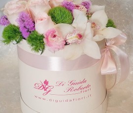 Fiori in scatola – Flowers in a gift box Fiori in scatola – Flowers in a gift box