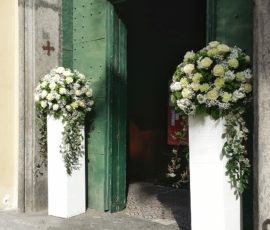 Addobbo floreale per matrimonio – Chiesa Santa Teresa a Chiaia Addobbo floreale per matrimonio – Chiesa Santa Teresa a Chiaia