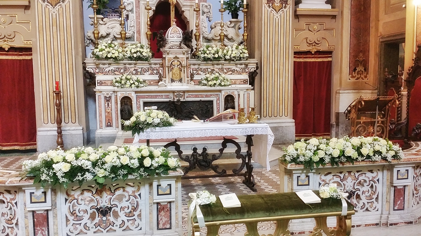 Addobbo Floreale Per Matrimonio Chiesa Santa Teresa A Chiaia Fiorista Roberto Di Guida