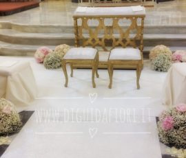 Addobbo floreale per matrimonio – Chiesa San Francesco a Sorrento Addobbo floreale per matrimonio – Chiesa San Francesco a Sorrento