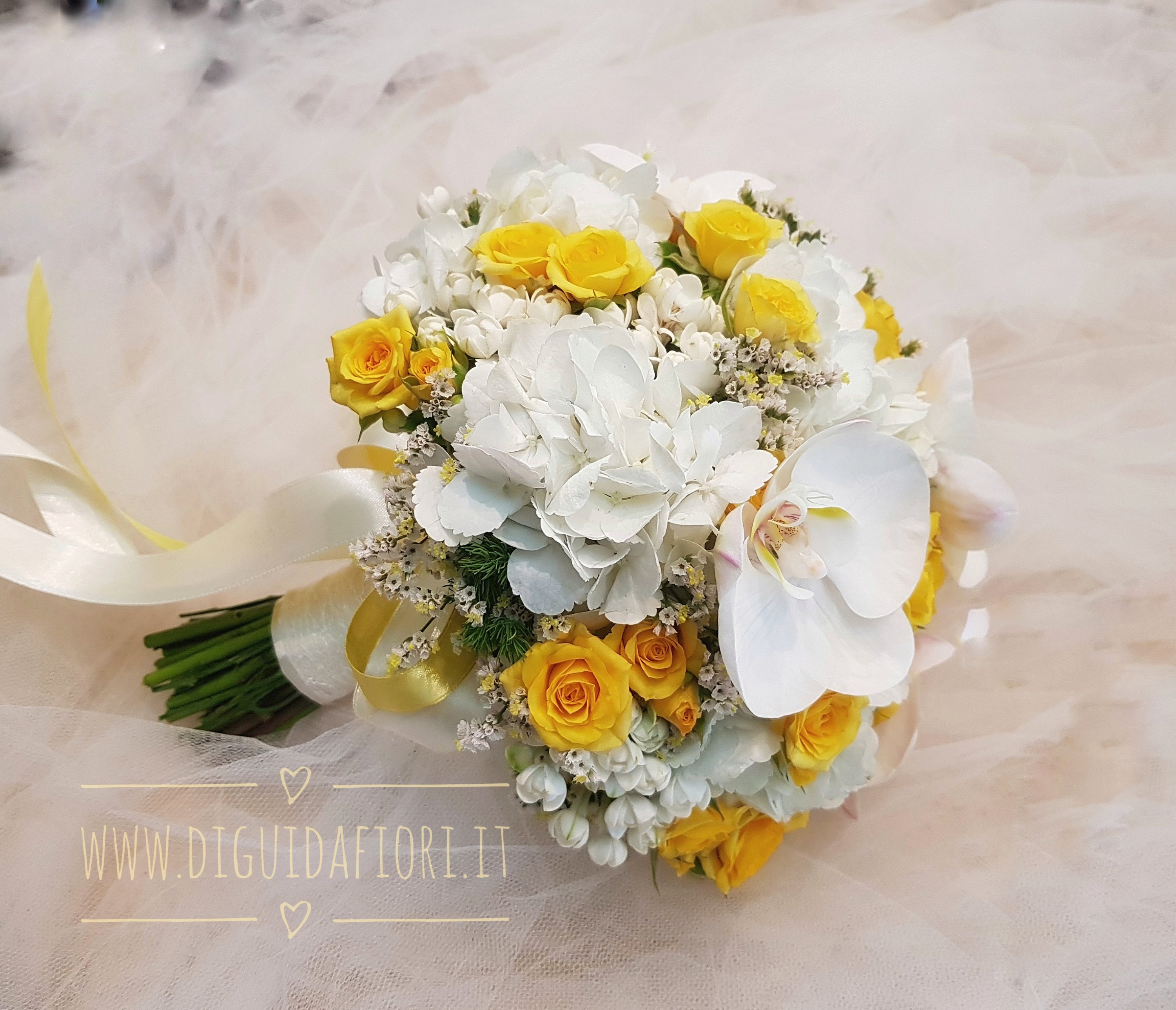 Bouquet da sposa bianco e giallo