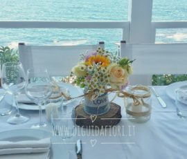 Ristorante “al Faretto” marechiaro – centrotavola floreale per matrimonio Ristorante “al Faretto” marechiaro – centrotavola floreale per matrimonio