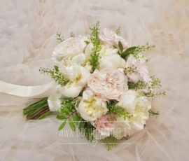 Bouquet da sposa con rose inglesi e peonie Bouquet da sposa con rose inglesi e peonie